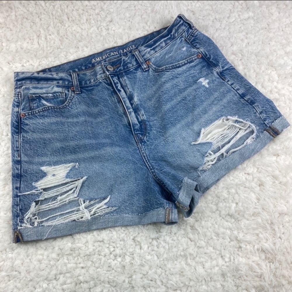American Eagle mom shorts